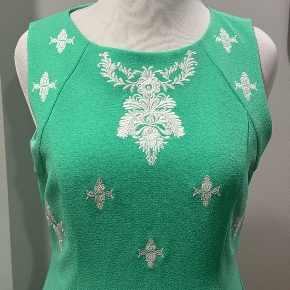 Cremieux Spearmint Mint Green Embroidered Shift Dress Stretch Size 12 - Picture 2 of 3